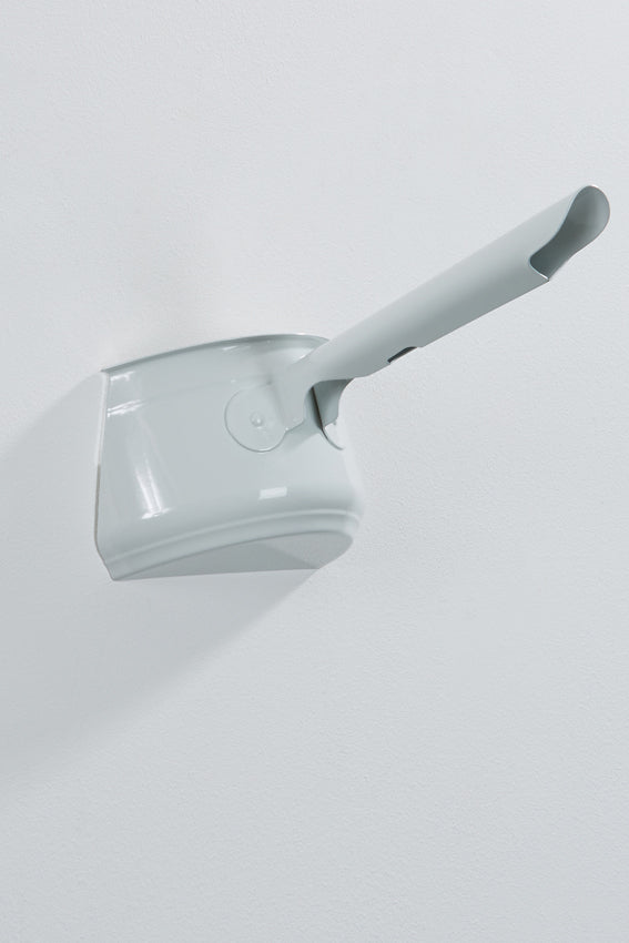 Stuck on you, saucepan hook Thelermont Hupton