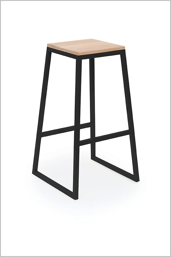 Metal bar stool, black, square oak seat pan